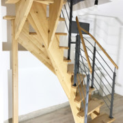 Aufgesattelte Holztreppe 022